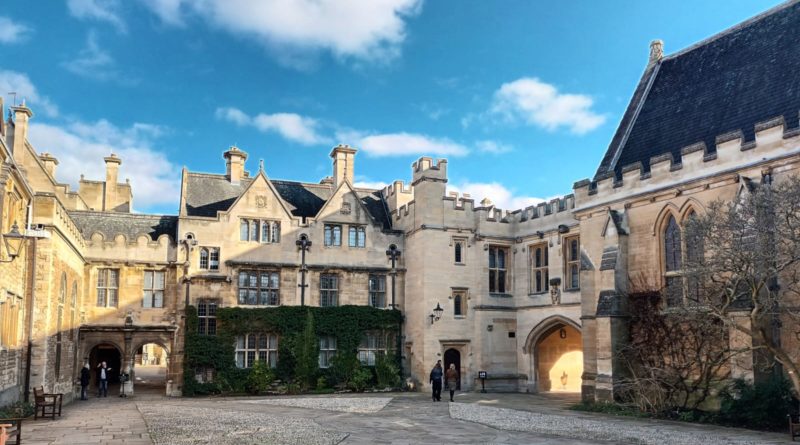 Le Front Quadrangle de Merton College, Oxford.